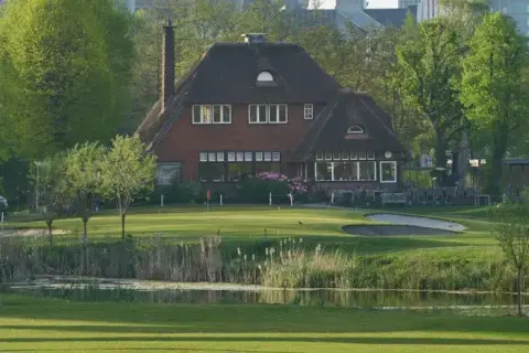 2019 clubhuis mathijs van der vinne 19001 0424 0078